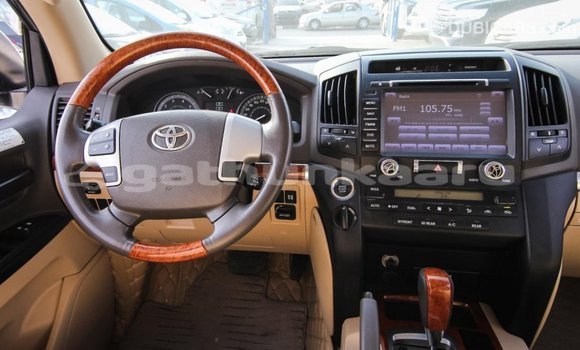 Buy Import Toyota Land Cruiser White Car in Import - Dubai in Baa Buy Import Toyota Land Cruiser White Car in Import - Dubai in Baa