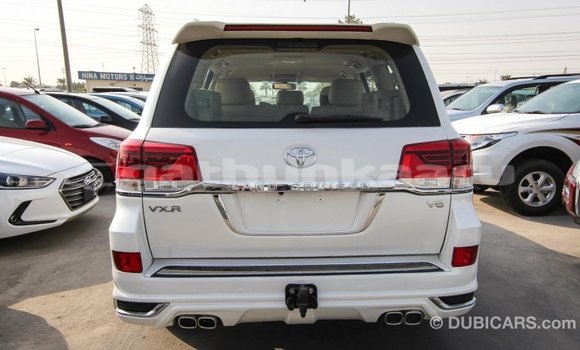 Buy Import Toyota Land Cruiser White Car in Import - Dubai in Baa Buy Import Toyota Land Cruiser White Car in Import - Dubai in Baa