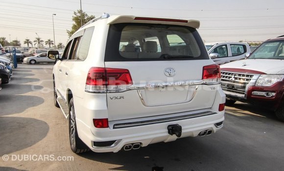 Buy Import Toyota Land Cruiser White Car in Import - Dubai in Baa Buy Import Toyota Land Cruiser White Car in Import - Dubai in Baa