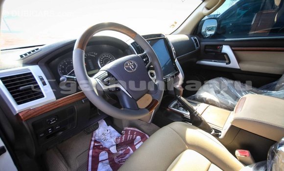 Buy Import Toyota Land Cruiser White Car in Import - Dubai in Baa Buy Import Toyota Land Cruiser White Car in Import - Dubai in Baa
