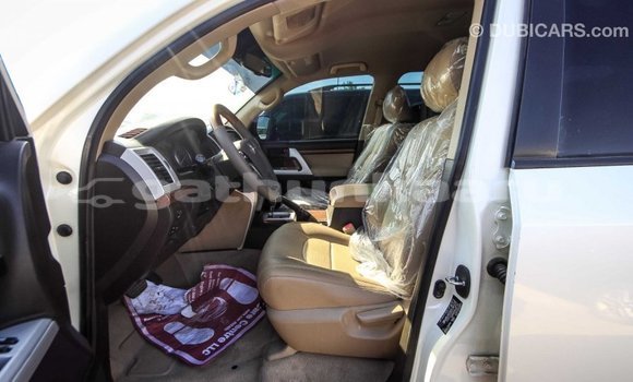 Buy Import Toyota Land Cruiser White Car in Import - Dubai in Baa Buy Import Toyota Land Cruiser White Car in Import - Dubai in Baa