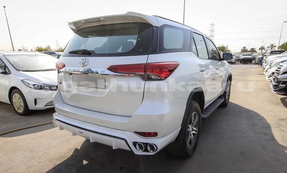 Buy Import Toyota Fortuner White Car in Import - Dubai in Baa Buy Import Toyota Fortuner White Car in Import - Dubai in Baa