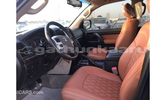 Buy Import Toyota Land Cruiser Black Car in Import - Dubai in Baa Buy Import Toyota Land Cruiser Black Car in Import - Dubai in Baa