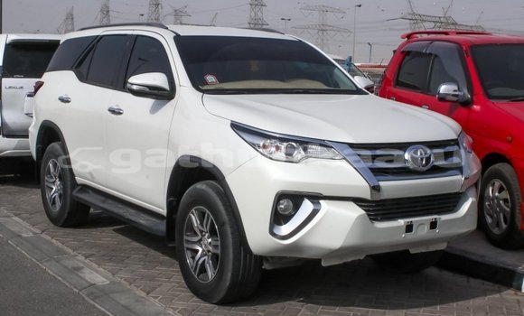 Buy Import Toyota Fortuner White Car in Import - Dubai in Baa Buy Import Toyota Fortuner White Car in Import - Dubai in Baa