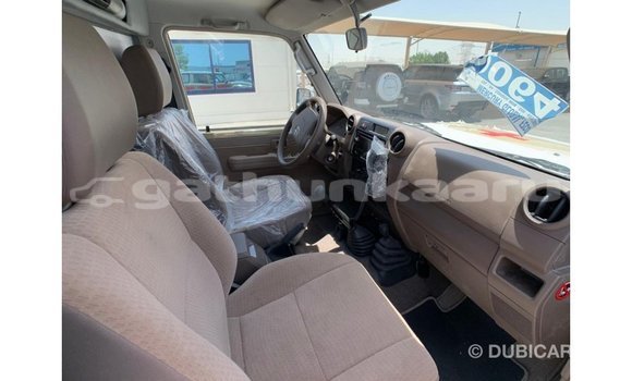 Buy Import Toyota Land Cruiser Beige Car in Import - Dubai in Baa Buy Import Toyota Land Cruiser Beige Car in Import - Dubai in Baa
