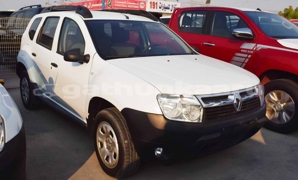 Buy Import Renault Duster White Car in Import - Dubai in Baa