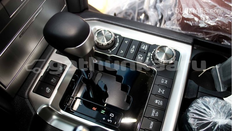 Big with watermark toyota land cruiser baa import dubai 1427