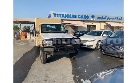 Buy Import Toyota Land Cruiser Beige Car in Import - Dubai in Baa Buy Import Toyota Land Cruiser Beige Car in Import - Dubai in Baa