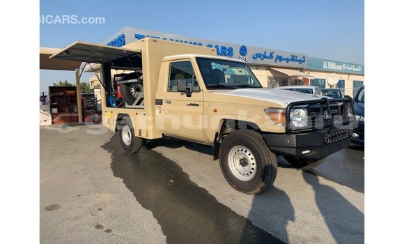 Buy Import Toyota Land Cruiser Beige Car in Import - Dubai in Baa Buy Import Toyota Land Cruiser Beige Car in Import - Dubai in Baa
