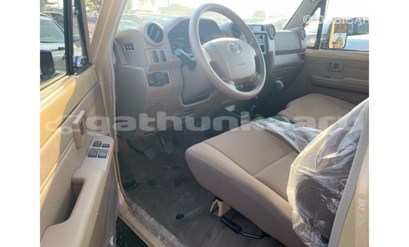 Buy Import Toyota Land Cruiser Beige Car in Import - Dubai in Baa Buy Import Toyota Land Cruiser Beige Car in Import - Dubai in Baa