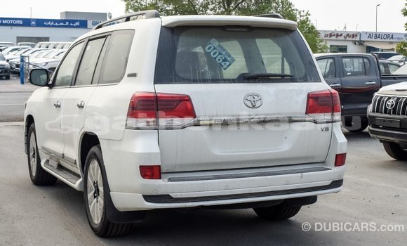 Buy Import Toyota Land Cruiser White Car in Import - Dubai in Baa Buy Import Toyota Land Cruiser White Car in Import - Dubai in Baa