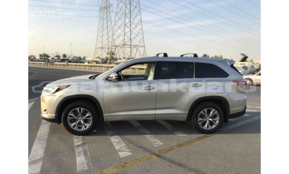 Buy Import Toyota Highlander Other Car in Import - Dubai in Baa Buy Import Toyota Highlander Other Car in Import - Dubai in Baa
