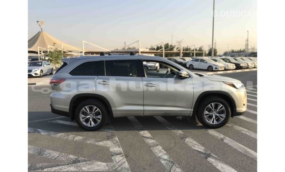 Buy Import Toyota Highlander Other Car in Import - Dubai in Baa Buy Import Toyota Highlander Other Car in Import - Dubai in Baa