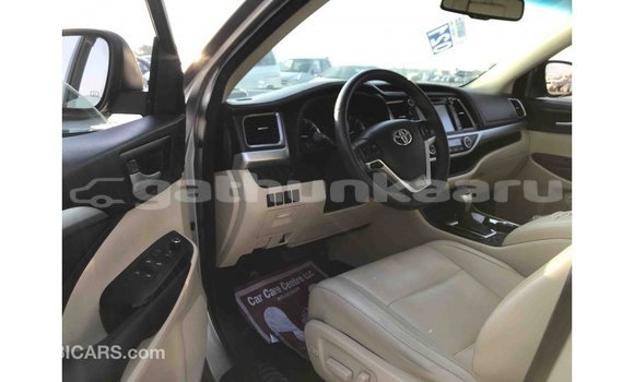 Buy Import Toyota Highlander Other Car in Import - Dubai in Baa Buy Import Toyota Highlander Other Car in Import - Dubai in Baa