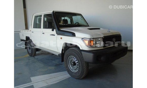Buy Import Toyota Land Cruiser White Car in Import - Dubai in Baa Buy Import Toyota Land Cruiser White Car in Import - Dubai in Baa