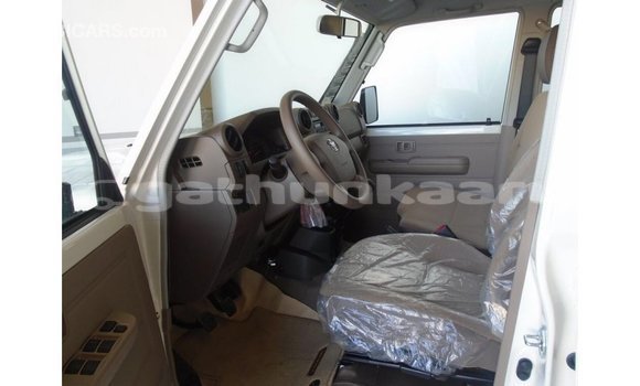 Buy Import Toyota Land Cruiser White Car in Import - Dubai in Baa Buy Import Toyota Land Cruiser White Car in Import - Dubai in Baa