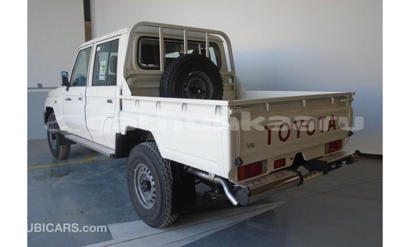 Buy Import Toyota Land Cruiser White Car in Import - Dubai in Baa Buy Import Toyota Land Cruiser White Car in Import - Dubai in Baa