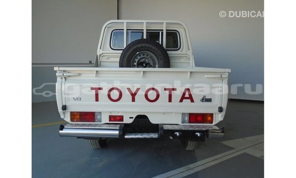 Buy Import Toyota Land Cruiser White Car in Import - Dubai in Baa Buy Import Toyota Land Cruiser White Car in Import - Dubai in Baa