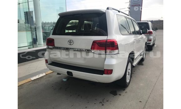Buy Import Toyota Land Cruiser White Car in Import - Dubai in Baa Buy Import Toyota Land Cruiser White Car in Import - Dubai in Baa