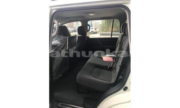 Buy Import Toyota Land Cruiser White Car in Import - Dubai in Baa Buy Import Toyota Land Cruiser White Car in Import - Dubai in Baa