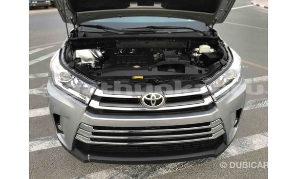 Buy Import Toyota Highlander Other Car in Import - Dubai in Baa Buy Import Toyota Highlander Other Car in Import - Dubai in Baa