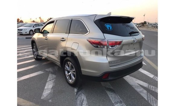 Buy Import Toyota Highlander Other Car in Import - Dubai in Baa Buy Import Toyota Highlander Other Car in Import - Dubai in Baa