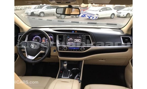 Buy Import Toyota Highlander Other Car in Import - Dubai in Baa Buy Import Toyota Highlander Other Car in Import - Dubai in Baa