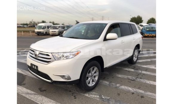 Buy Import Toyota Highlander White Car in Import - Dubai in Baa Buy Import Toyota Highlander White Car in Import - Dubai in Baa