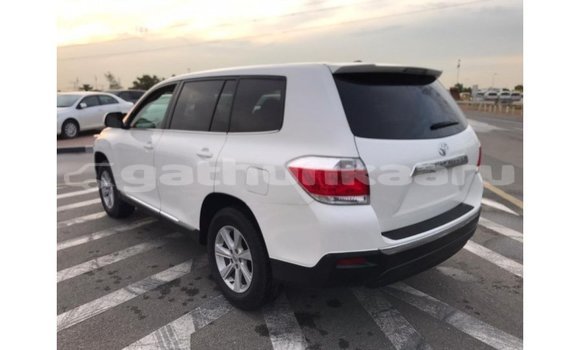 Buy Import Toyota Highlander White Car in Import - Dubai in Baa Buy Import Toyota Highlander White Car in Import - Dubai in Baa