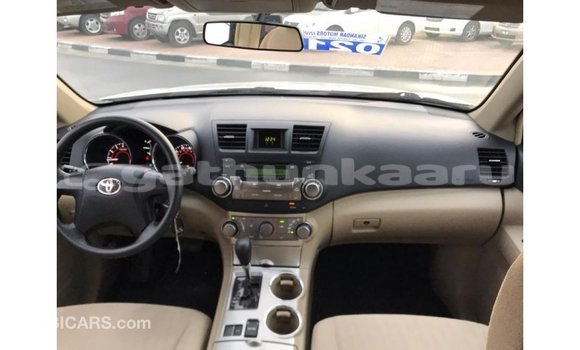Buy Import Toyota Highlander White Car in Import - Dubai in Baa Buy Import Toyota Highlander White Car in Import - Dubai in Baa