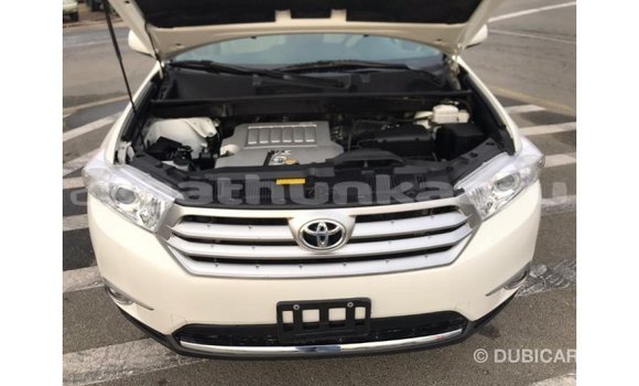 Buy Import Toyota Highlander White Car in Import - Dubai in Baa Buy Import Toyota Highlander White Car in Import - Dubai in Baa