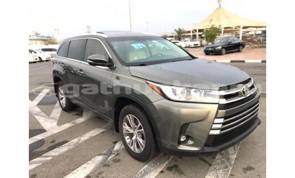 Buy Import Toyota Highlander Other Car in Import - Dubai in Baa Buy Import Toyota Highlander Other Car in Import - Dubai in Baa