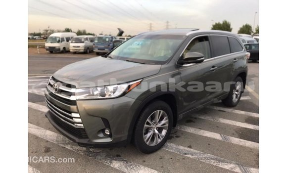 Buy Import Toyota Highlander Other Car in Import - Dubai in Baa Buy Import Toyota Highlander Other Car in Import - Dubai in Baa