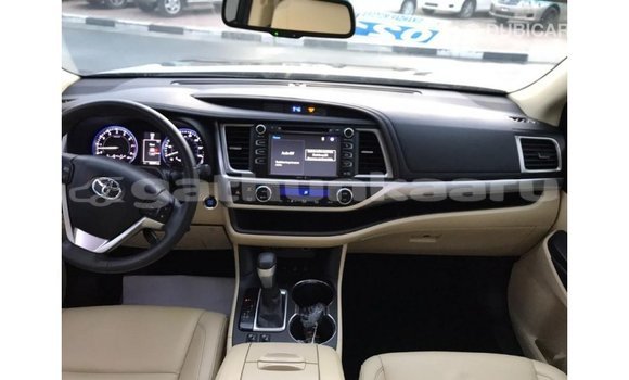 Buy Import Toyota Highlander Other Car in Import - Dubai in Baa Buy Import Toyota Highlander Other Car in Import - Dubai in Baa