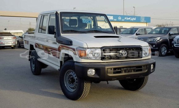 Buy Import Toyota Land Cruiser White Car in Import - Dubai in Baa Buy Import Toyota Land Cruiser White Car in Import - Dubai in Baa