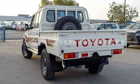 Buy Import Toyota Land Cruiser White Car in Import - Dubai in Baa Buy Import Toyota Land Cruiser White Car in Import - Dubai in Baa