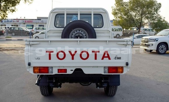 Buy Import Toyota Land Cruiser White Car in Import - Dubai in Baa Buy Import Toyota Land Cruiser White Car in Import - Dubai in Baa
