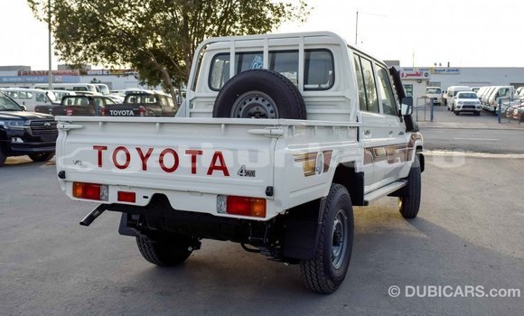 Buy Import Toyota Land Cruiser White Car in Import - Dubai in Baa Buy Import Toyota Land Cruiser White Car in Import - Dubai in Baa