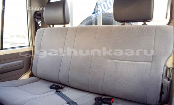Buy Import Toyota Land Cruiser White Car in Import - Dubai in Baa Buy Import Toyota Land Cruiser White Car in Import - Dubai in Baa