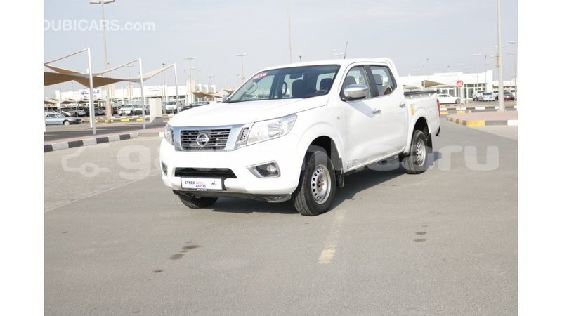 Big with watermark nissan navara baa import dubai 1494