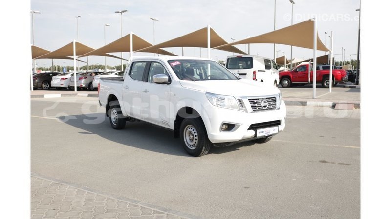 Big with watermark nissan navara baa import dubai 1494