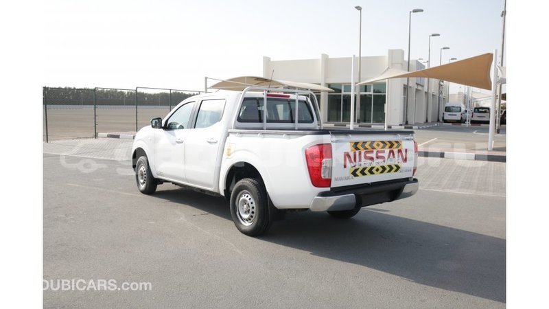 Big with watermark nissan navara baa import dubai 1494