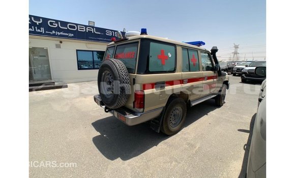 Buy Import Toyota Land Cruiser Beige Car in Import - Dubai in Baa Buy Import Toyota Land Cruiser Beige Car in Import - Dubai in Baa