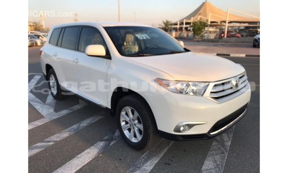 Buy Import Toyota Highlander White Car in Import - Dubai in Baa Buy Import Toyota Highlander White Car in Import - Dubai in Baa