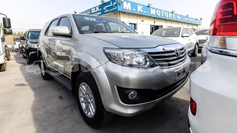 Big with watermark toyota fortuner baa import dubai 1504