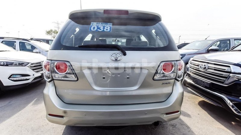 Big with watermark toyota fortuner baa import dubai 1504