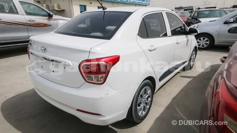 Big with watermark hyundai i10 baa import dubai 1510