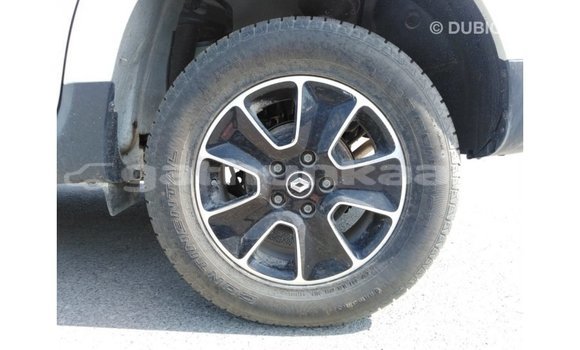 Buy Import Renault Duster White Car in Import - Dubai in Baa