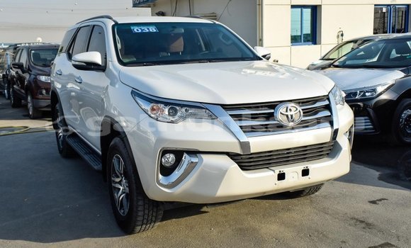 Buy Import Toyota Fortuner White Car in Import - Dubai in Baa Buy Import Toyota Fortuner White Car in Import - Dubai in Baa