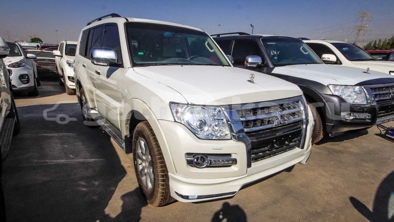 Big with watermark mitsubishi pajero baa import dubai 1527